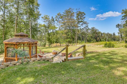 Charming Couples Cabin on 40 Acres in Zanesville in Zanesville (Ohio) Charming Couples Cabin on 40 Acres in Zanesville in Zanesville (Ohio)