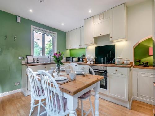 Exterior view, Foresters Rest in Selborne Exterior view, Foresters Rest in Selborne