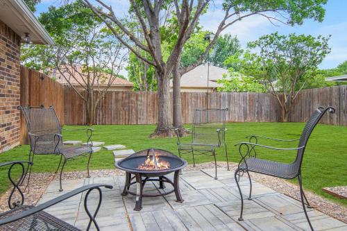 Carrollton Retreat Pet-friendly, Sleeps 8! in Plano (Texas) Carrollton Retreat Pet-friendly, Sleeps 8! in Plano (Texas)