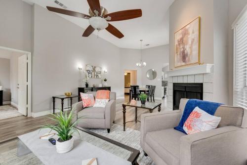 Updated, Comfortable, And Quiet Space! in Коппелл Updated, Comfortable, And Quiet Space! in Коппелл