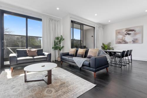 Comfy 3br Malvern East Home Near Chadstone & Uni in Malvern Comfy 3br Malvern East Home Near Chadstone & Uni in Malvern