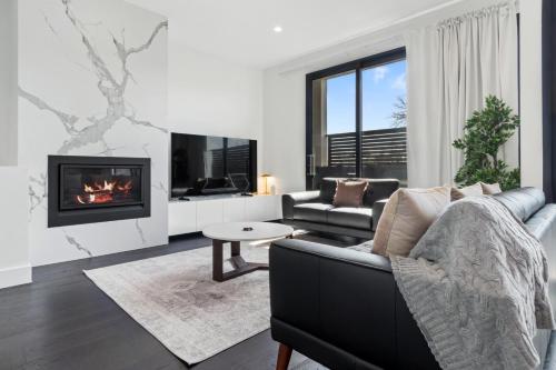 Comfy 3br Malvern East Home Near Chadstone & Uni in Malvern Comfy 3br Malvern East Home Near Chadstone & Uni in Malvern