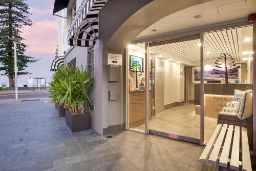 Entrance, Manly Paradise Motel and Apartments in Manly Entrance, Manly Paradise Motel and Apartments in Manly