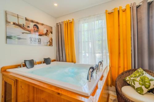 5 Bedroom Cartagena Villa - Close to Walled City in Pie Del Centro 5 Bedroom Cartagena Villa - Close to Walled City in Pie Del Centro