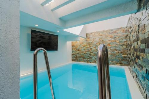 5 Bedroom Cartagena Villa - Close to Walled City in Pie Del Centro 5 Bedroom Cartagena Villa - Close to Walled City in Pie Del Centro