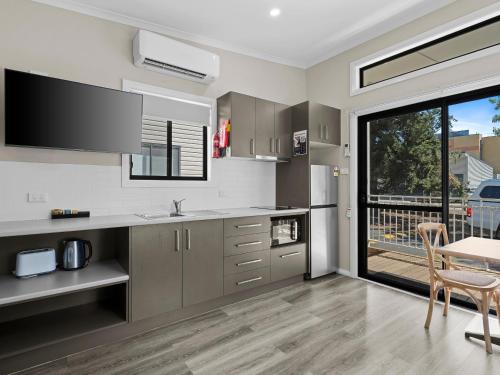 keuken, Borderland Wodonga Holiday Park in Wodonga keuken, Borderland Wodonga Holiday Park in Wodonga