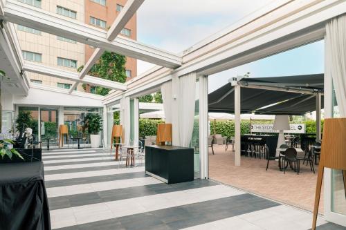 Balcony/terrace, The Sydney Hotel in San Donato Balcony/terrace, The Sydney Hotel in San Donato
