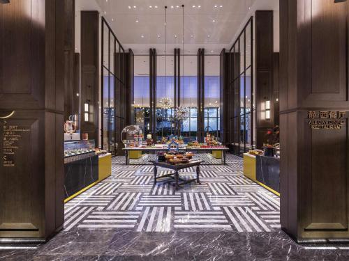 Restaurant, Novotel Xian Xixian in Xian Restaurant, Novotel Xian Xixian in Xian