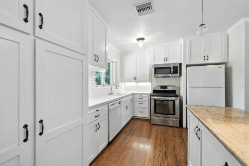 Cedros Serenity Stay in Sherman Oaks Cedros Serenity Stay in Sherman Oaks