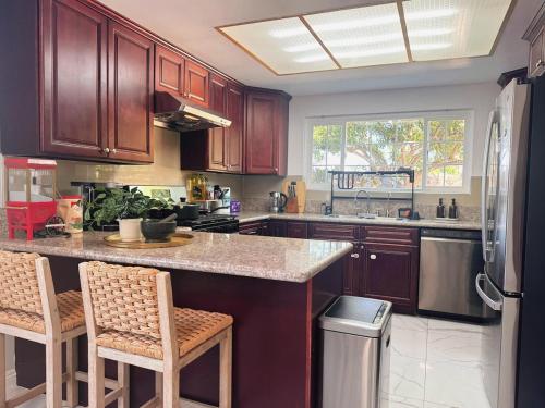 Spacious 4B2B HOUSE DTLA & Disney Office Gym in 哈仙達崗 Spacious 4B2B HOUSE DTLA & Disney Office Gym in 哈仙達崗