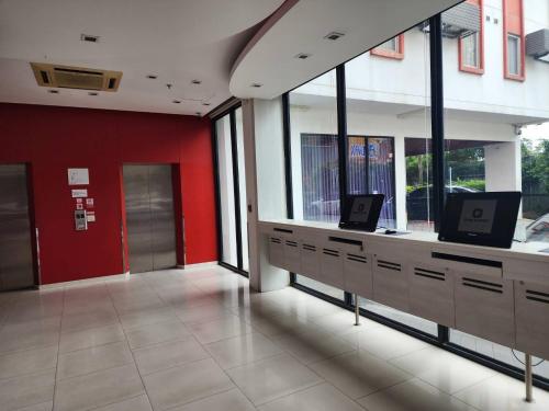 ล็อบบี้, อีซี่ แพลนเน็ต พัทยา (Easy Planet Pattaya) near ฮอลลีวู๊ด ดิสโก้เทค ล็อบบี้, อีซี่ แพลนเน็ต พัทยา (Easy Planet Pattaya) near ฮอลลีวู๊ด ดิสโก้เทค