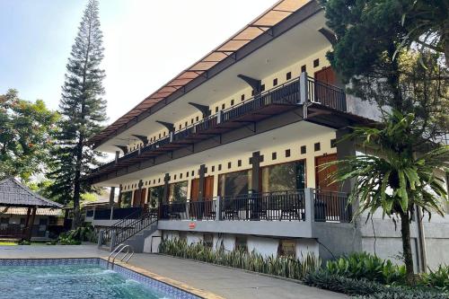 Vista exterior, Santa Monica Resort in Caringin Vista exterior, Santa Monica Resort in Caringin