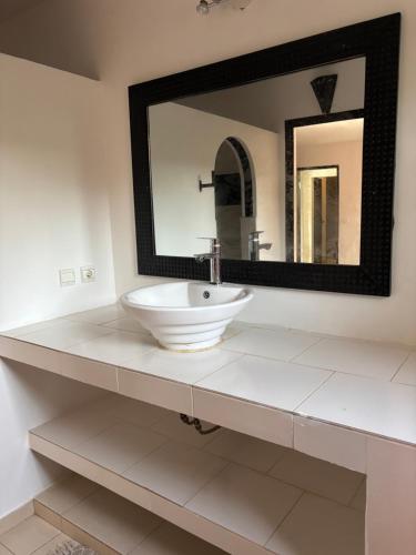 Vonios kambarys, Villa Kër Noflaye - Saly (Villa Ker Noflaye - Saly) in Sintijanas Vonios kambarys, Villa Kër Noflaye - Saly (Villa Ker Noflaye - Saly) in Sintijanas