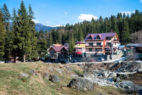 Vedere exterior, Casa Teleferic in Bușteni Vedere exterior, Casa Teleferic in Bușteni