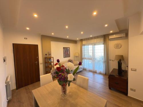 Shared lounge/TV area, Charlie's House in Prima Porta Shared lounge/TV area, Charlie's House in Prima Porta