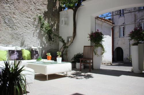 This photo about B&B Epoca shared on HyHotel.com
