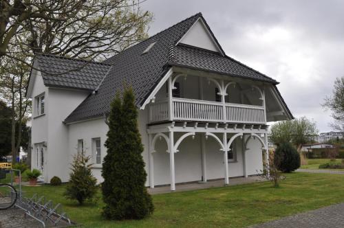 Exterior view, Pension Villa Frohsinn Sellin auf Rugen in Ostseebad Sellin Exterior view, Pension Villa Frohsinn Sellin auf Rugen in Ostseebad Sellin