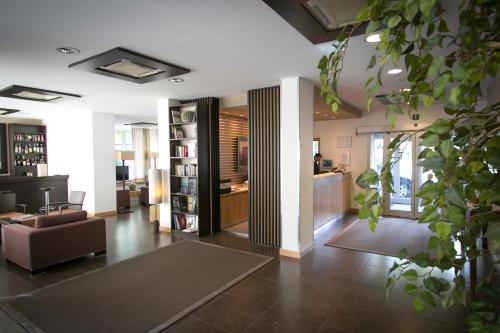 Vestíbulo, Hotel Touring in Carpi Vestíbulo, Hotel Touring in Carpi