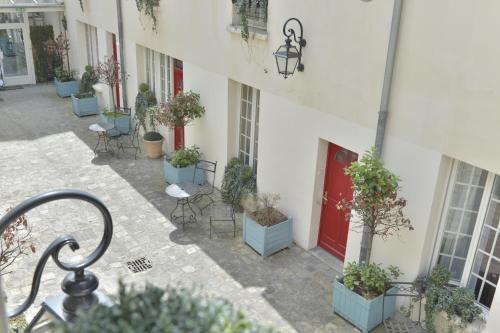 Balcony/terrace, Unic Renoir Saint Germain in 14th - Tour Montparnasse Balcony/terrace, Unic Renoir Saint Germain in 14th - Tour Montparnasse