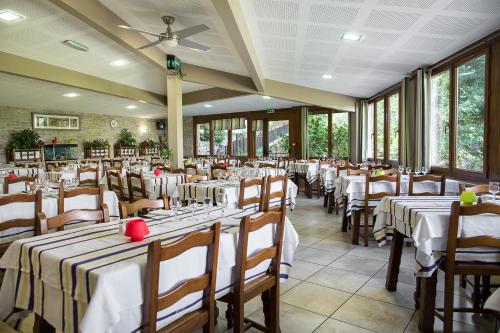 Restaurant, Les Sources de La Nive in Esterencuby Restaurant, Les Sources de La Nive in Esterencuby