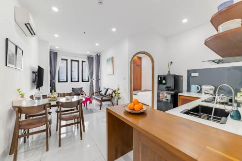 Kitchen, MTR Apartment & Hotel in Cam Le Kitchen, MTR Apartment & Hotel in Cam Le