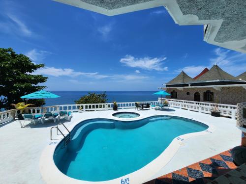 Úszómedence, Kaisers Sunset Hotel - Adults Only, Negril in Negril Úszómedence, Kaisers Sunset Hotel - Adults Only, Negril in Negril