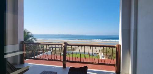 Beachfront White Villa in Playa Blanca in Barra De Potosi Beachfront White Villa in Playa Blanca in Barra De Potosi