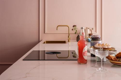 Luxurious boutique apartment near city centre in Binnenstad-West Luxurious boutique apartment near city centre in Binnenstad-West