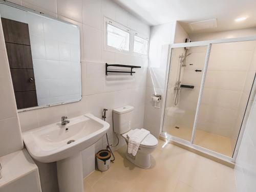 Bathroom, Harmony Chiang Mai Old Town in City Center Bathroom, Harmony Chiang Mai Old Town in City Center