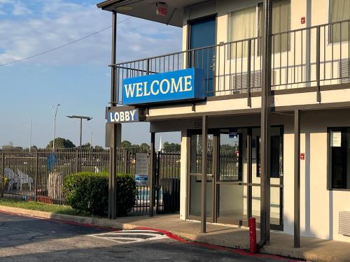 Motel 6 Dallas, TX – St. Augustine / HWY 175 in Dallas Motel 6 Dallas, TX – St. Augustine / HWY 175 in Dallas