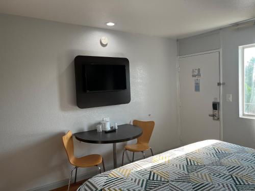 Motel 6 Dallas, TX – St. Augustine / HWY 175 in Dallas Motel 6 Dallas, TX – St. Augustine / HWY 175 in Dallas