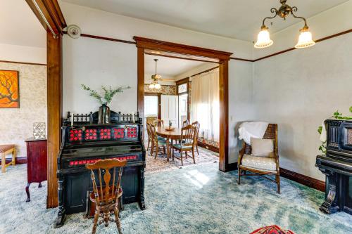 2 Mi to River Historic Clarkston Home with Views! in Clarkston (WA) 2 Mi to River Historic Clarkston Home with Views! in Clarkston (WA)