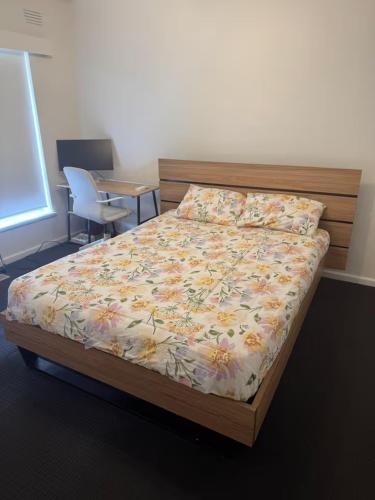 Spacious Room in Ivanhoe, Melbourne in Ivanhoe Spacious Room in Ivanhoe, Melbourne in Ivanhoe