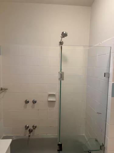 Spacious Room in Ivanhoe, Melbourne in Ivanhoe Spacious Room in Ivanhoe, Melbourne in Ivanhoe