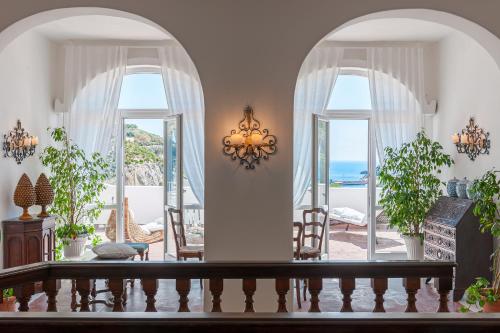 Shared lounge/TV area, Hotel Chiaia Di Luna in Ponza Island Shared lounge/TV area, Hotel Chiaia Di Luna in Ponza Island