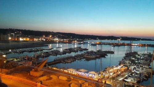 Casetta bianca sul porto in 維耶斯泰 Casetta bianca sul porto in 維耶斯泰