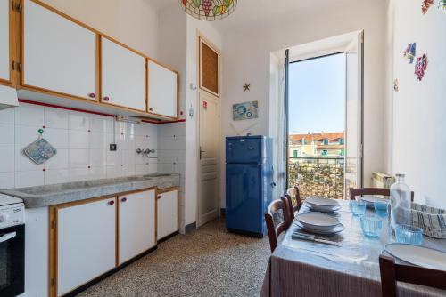 Hostdomus - Dante Apartment in อลัสซิโอ Hostdomus - Dante Apartment in อลัสซิโอ