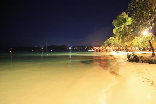 ชายหาด, COEUR de Sainte Anne-Appartement à 50 m de la PLAGE-vue MER-Clim (COEUR de Sainte Anne-Appartement a 50 m de la PLAGE-vue MER-Clim) in แอนนี่ เซนเต้ ชายหาด, COEUR de Sainte Anne-Appartement à 50 m de la PLAGE-vue MER-Clim (COEUR de Sainte Anne-Appartement a 50 m de la PLAGE-vue MER-Clim) in แอนนี่ เซนเต้