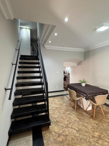 Casa Ampla em Americana - com Piscina Ar condic Churrasqueira Wifi in 亞美利卡納 Casa Ampla em Americana - com Piscina Ar condic Churrasqueira Wifi in 亞美利卡納