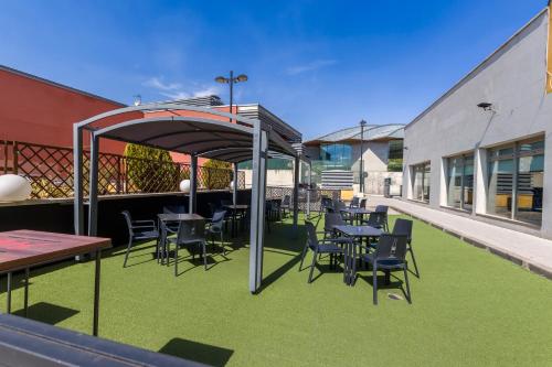 Terraza/balcón, Travelodge Madrid Alcala de Henares in Alcala de Henares Terraza/balcón, Travelodge Madrid Alcala de Henares in Alcala de Henares