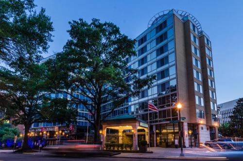 Közeli látványosságok, Beacon Hotel and Corporate Quarters near Philips Tárlat Közeli látványosságok, Beacon Hotel and Corporate Quarters near Philips Tárlat