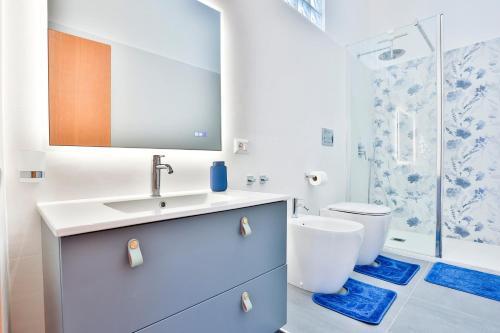 Baño, GuestHost - Yalta - Seaview Apartment in Pozzuoli in Pozzuoli Baño, GuestHost - Yalta - Seaview Apartment in Pozzuoli in Pozzuoli