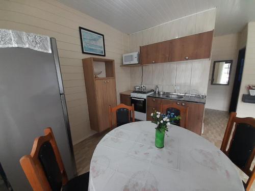 Casa Azul aconchegante, próx. a praia, Wi-Fi 300mb (Casa Azul aconchegante, prox. a praia, Wi-Fi 300mb) in Guaratuba Casa Azul aconchegante, próx. a praia, Wi-Fi 300mb (Casa Azul aconchegante, prox. a praia, Wi-Fi 300mb) in Guaratuba