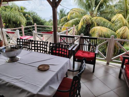 Charmant T3 climatisé Piscine privée (Charmant T3 climatise Piscine privee) in Le Diamant Charmant T3 climatisé Piscine privée (Charmant T3 climatise Piscine privee) in Le Diamant