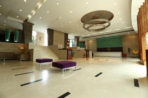 Lobby, Nirvana Luxury Hotel in Ludhiana Lobby, Nirvana Luxury Hotel in Ludhiana