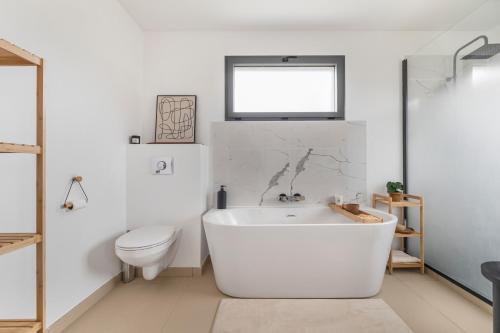 Shower, Grande maison familiale avec jardin, proche Paris & Orly in Arpajon Shower, Grande maison familiale avec jardin, proche Paris & Orly in Arpajon