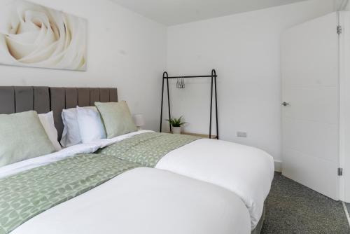 Quiet Home In St Helens Near Haydock Park Racecourse & Liverpool, Free Parking in St. Helens Quiet Home In St Helens Near Haydock Park Racecourse & Liverpool, Free Parking in St. Helens