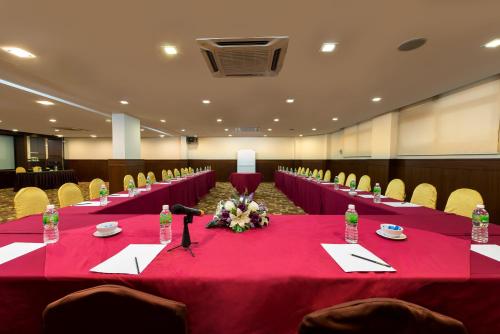 ห้องจัดเลี้ยง, โรงแรม เซ็นทรัล ยะโฮร์บาห์รู แอท วูดแลนด์ คอสเวย์ (Hotel Sentral Johor Bahru @ Woodland Causeway) in ยะโฮร์ บาห์รู ห้องจัดเลี้ยง, โรงแรม เซ็นทรัล ยะโฮร์บาห์รู แอท วูดแลนด์ คอสเวย์ (Hotel Sentral Johor Bahru @ Woodland Causeway) in ยะโฮร์ บาห์รู