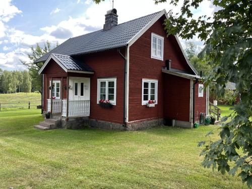 Charming red cottage near Vimmerby and Astrid Lindgrens World in 프레덴스보리 Charming red cottage near Vimmerby and Astrid Lindgrens World in 프레덴스보리