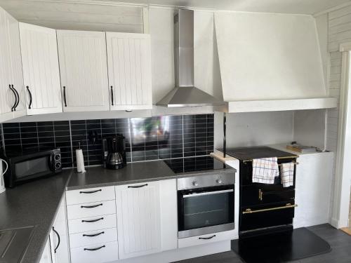 Charming red cottage near Vimmerby and Astrid Lindgrens World in 프레덴스보리 Charming red cottage near Vimmerby and Astrid Lindgrens World in 프레덴스보리